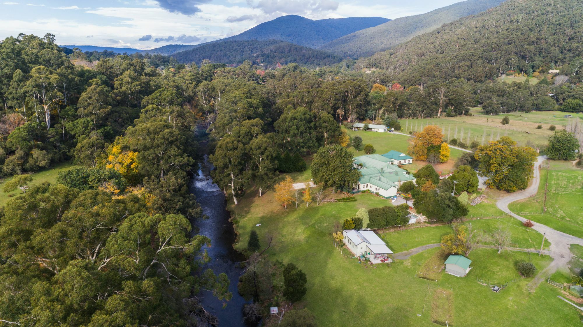 Отель Oscar'S On The Yarra Уорбертон Экстерьер фото